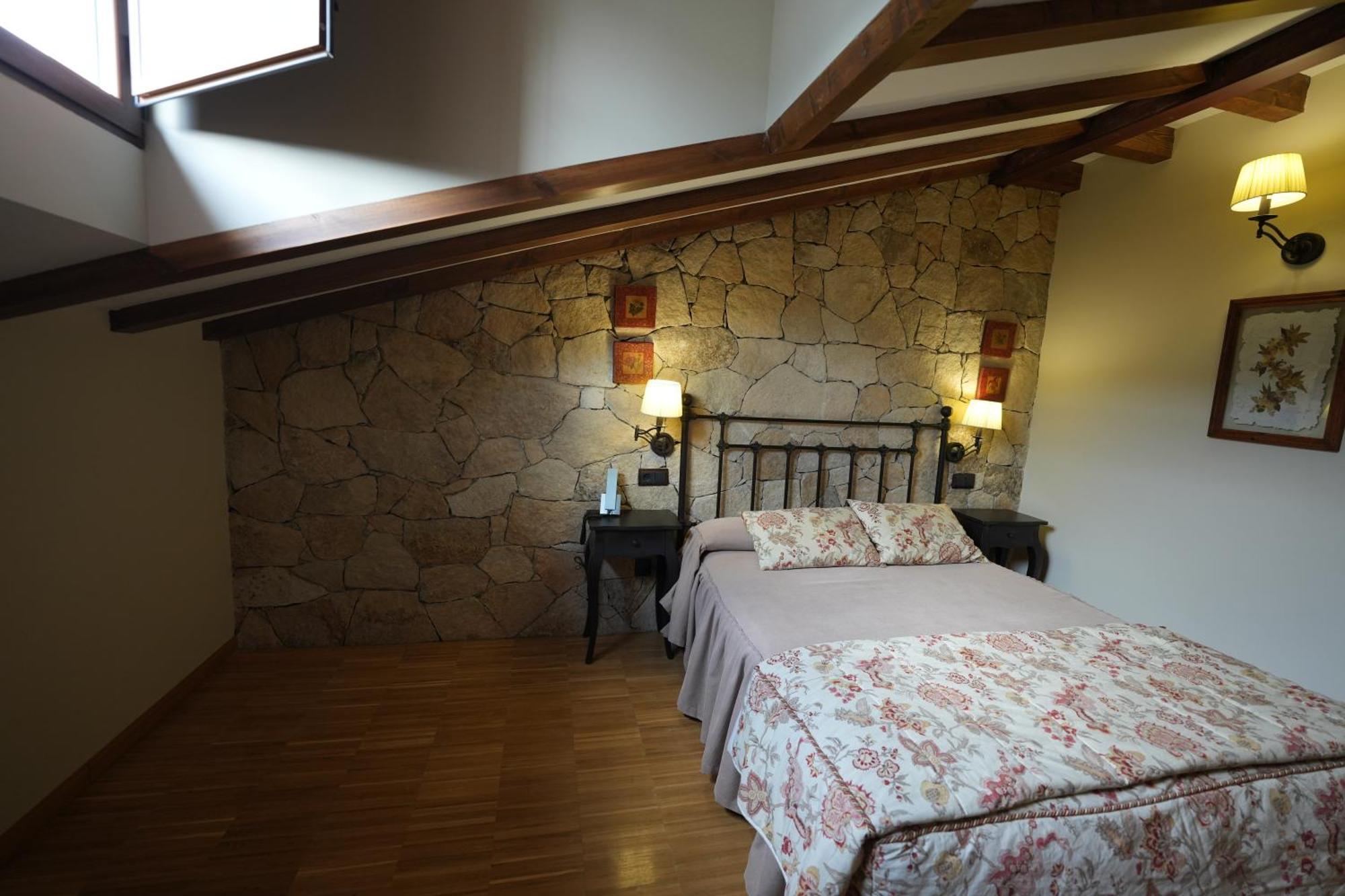 Hotel Rural Y Restaurante, Rinconcito De Gredos Cuevas Del Valle Exteriér fotografie